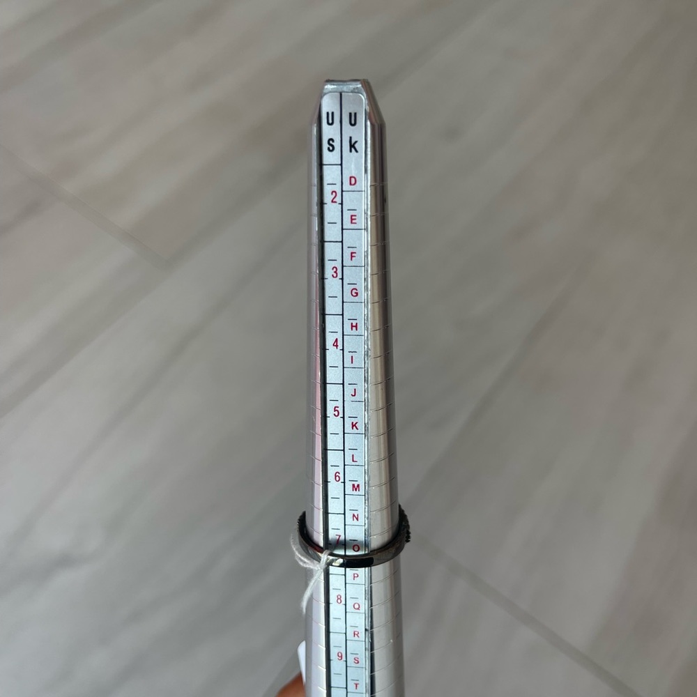 Beautiful Statement Ring! With Black Diamonds! Si… - image 6